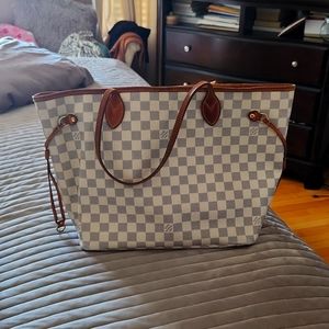 Louis Vuitton Neverfull Purse/Wallet